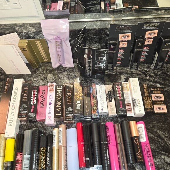 Mascara Sampler - Picture 3 of 4